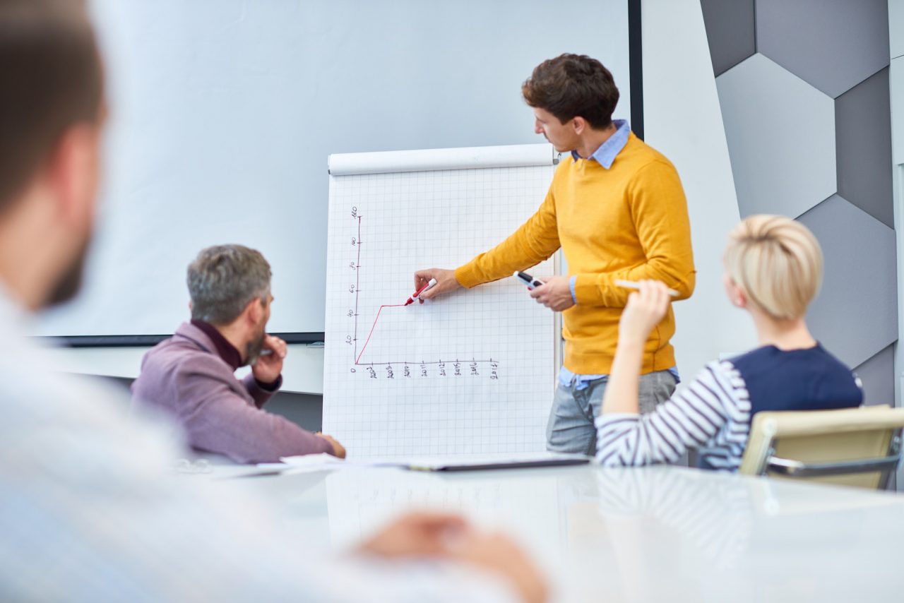 marketing-meeting-in-office